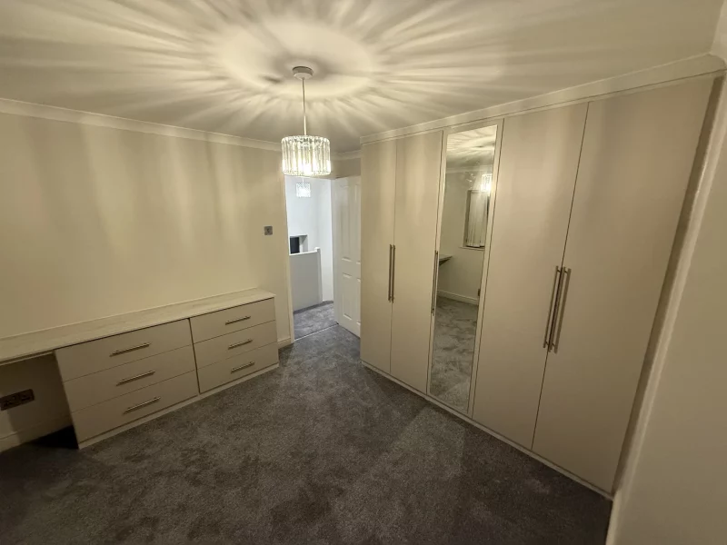 Bespoke fitted wardrobe Cashmere-Cheadle