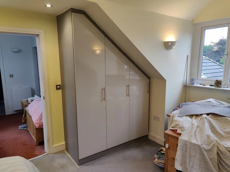 Bespoke fitted wardrobe Dove Grey - Rochdale