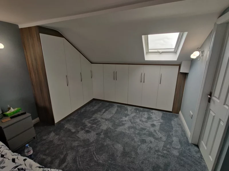 Bespoke fitted wardrobe Dove Grey - Swinton