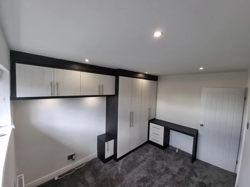 Bespoke fitted wardrobe Hacienda Black and White-Ashton