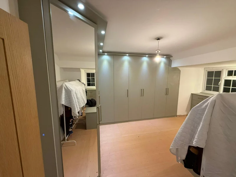 Bespoke fitted wardrobe Sage Green - Didsbury