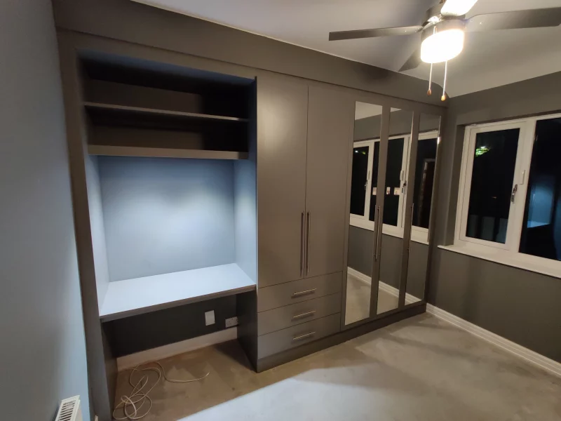 Bespoke fitted wardrobe Slate Grey - Irlam