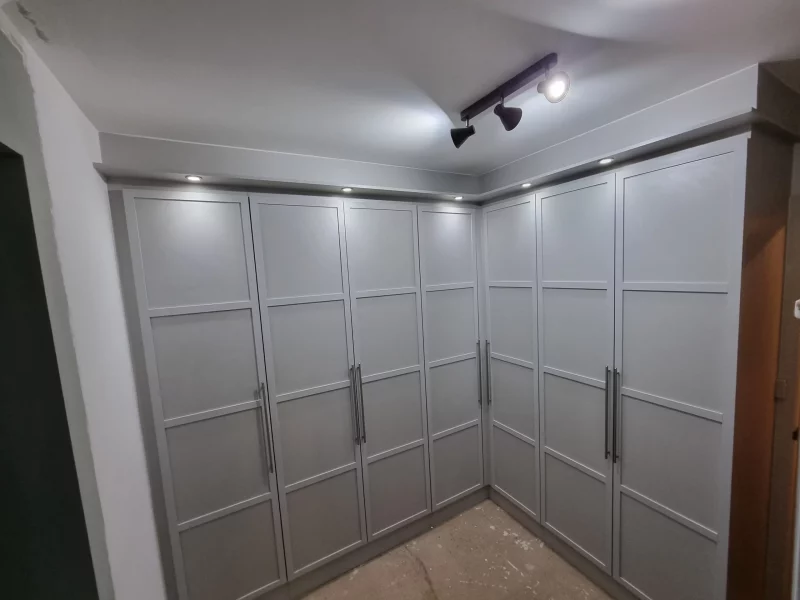 bespoke fitted shaker dove grey-ramsbottom